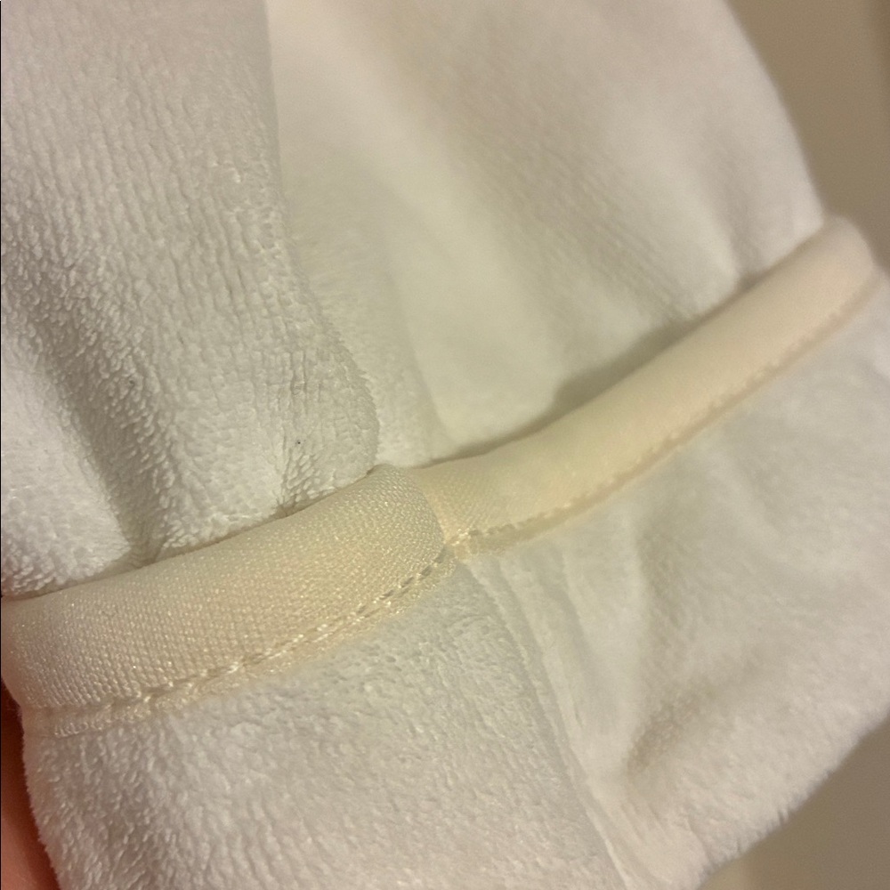Wrap Up by VP ivory Cream Short Robe microfiber soft attached belt pockets - Picture 8 of 10